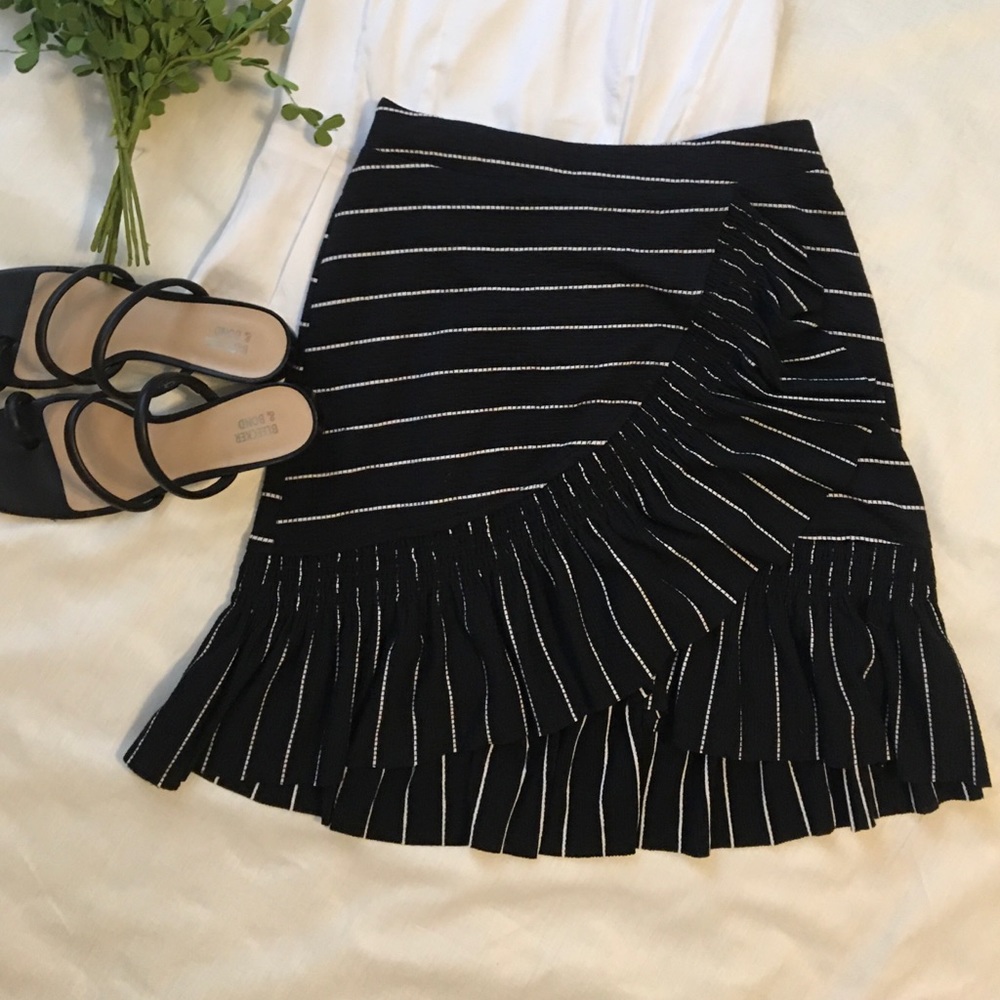 Evereve Stripped Ruffle Skirt